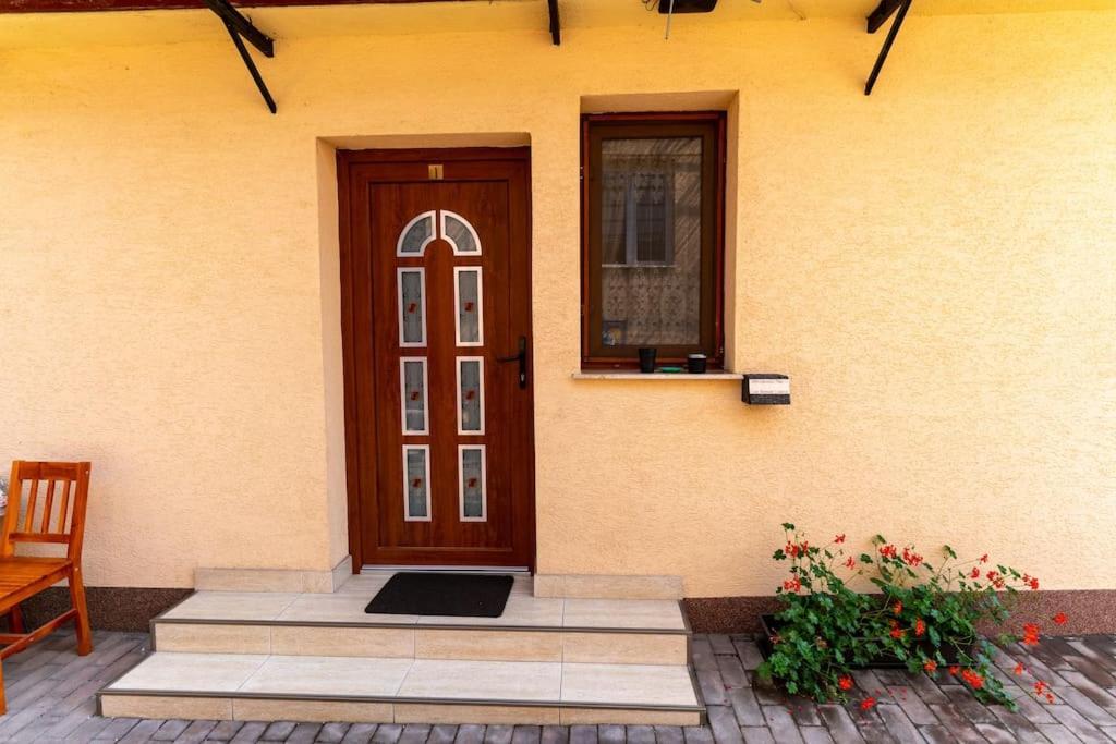 Apartamento La Bebe 3 Hunedoara Exterior foto