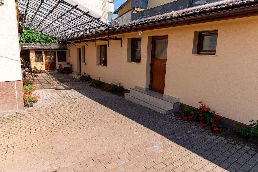 Apartamento La Bebe 3 Hunedoara Exterior foto